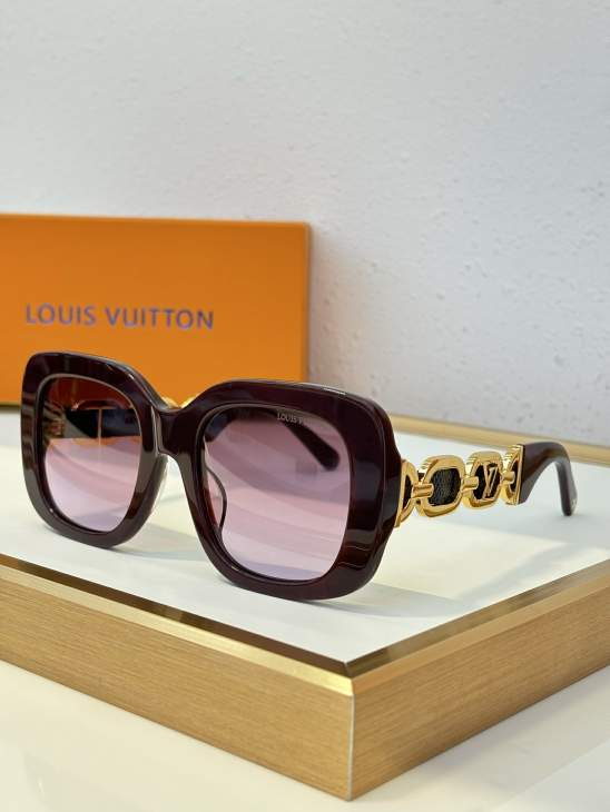 Picture of Louis Vuitton Sunglasses _SKUfw76770140fw